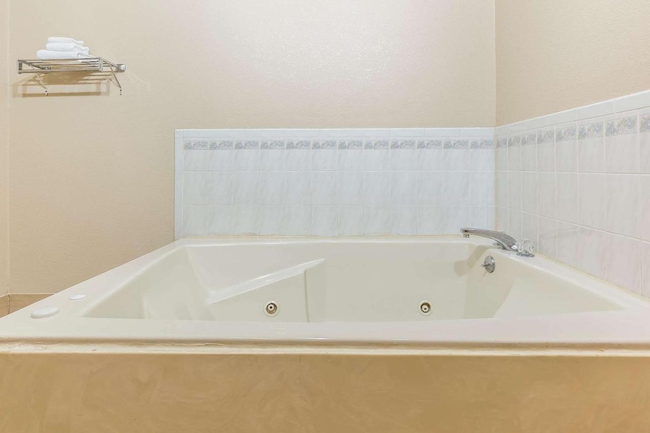Quality Inn Mount Vernon, Il Dış mekan fotoğraf